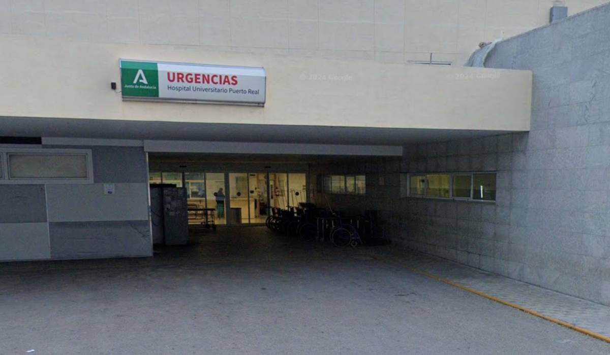Un paciente denuncia que lleva año y medio esperando tras una colonoscopia en el Hospital de Puerto Real y que no aparece en ClicSalud