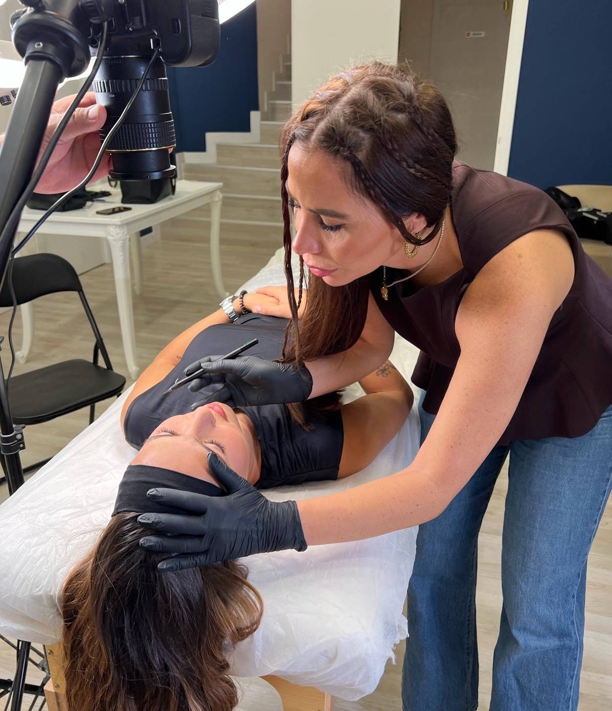 Inés Martínez trabajando sus `Full Pixel Brows`. - Inés Martínez trabajando sus `Full Pixel Brows`.