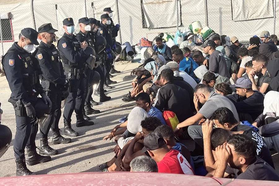 Noche de disturbios en Ceuta: hay dos detenidos y varios heridos tras una reyerta en la playa del Trampolín