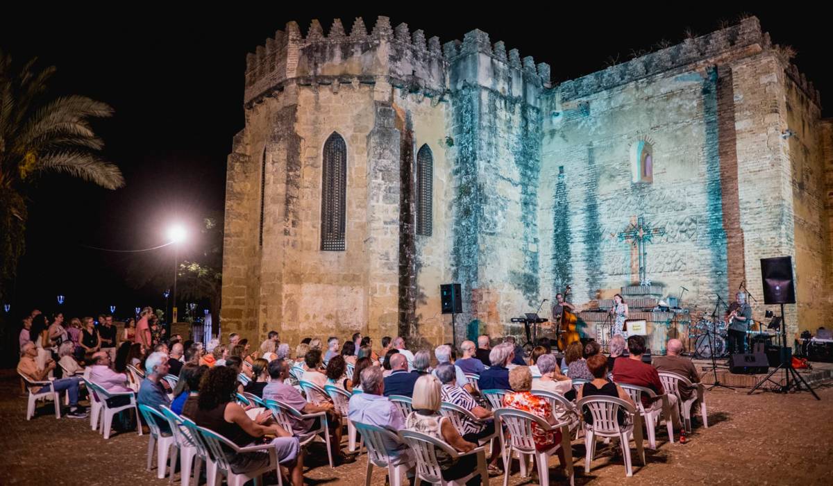 El Castillo de Alcalá de Guadaíra vive una Noche de San Miguel mágica - El Castillo de Alcalá de Guadaíra vive una Noche de San Miguel mágica