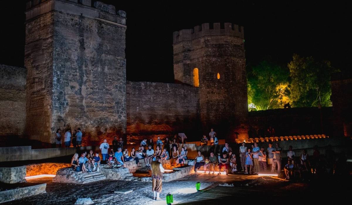 El Castillo de Alcalá de Guadaíra vive una Noche de San Miguel mágica - El Castillo de Alcalá de Guadaíra vive una Noche de San Miguel mágica