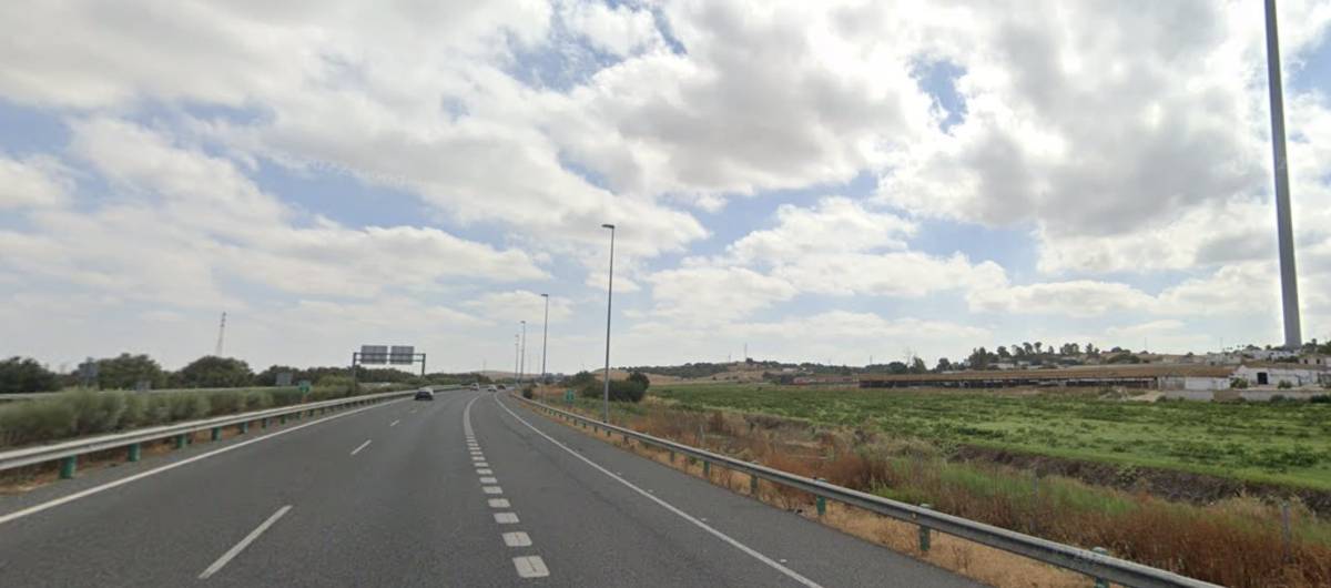 Muere un trabajador atropellado por un camión cuando realizaba labores de asfaltado en la autovía entre Jerez y Arcos