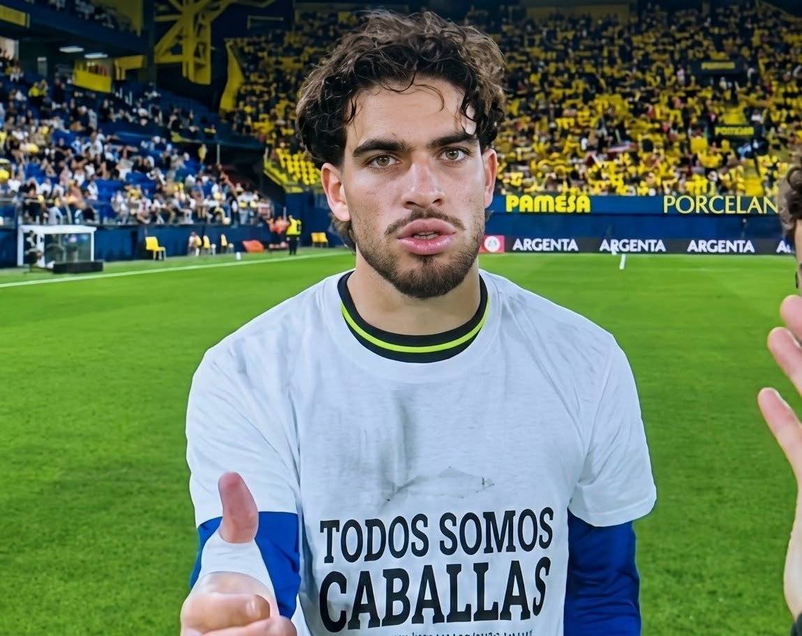 El bético Abde recibe cientos de mensajes de acoso por parte de sus compatriotas tras ponerse una camiseta de apoyo a Ceuta