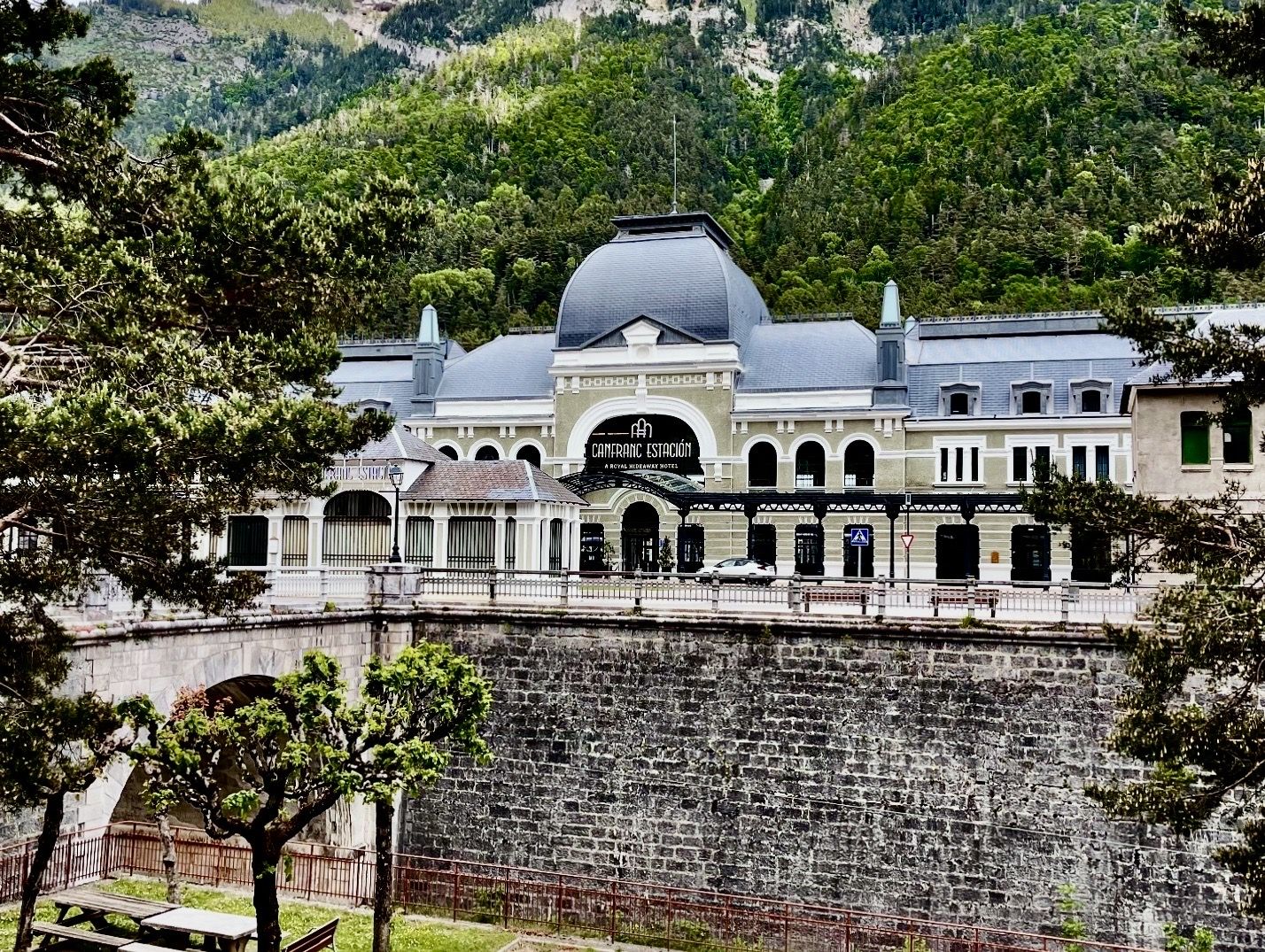 La Estación Internacional de Canfranc, en Huesca. - 