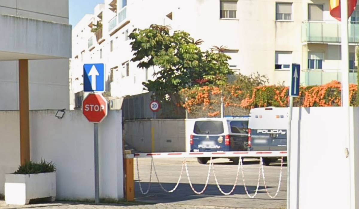 Entra a robar y agrede a una mujer mayor en su hogar