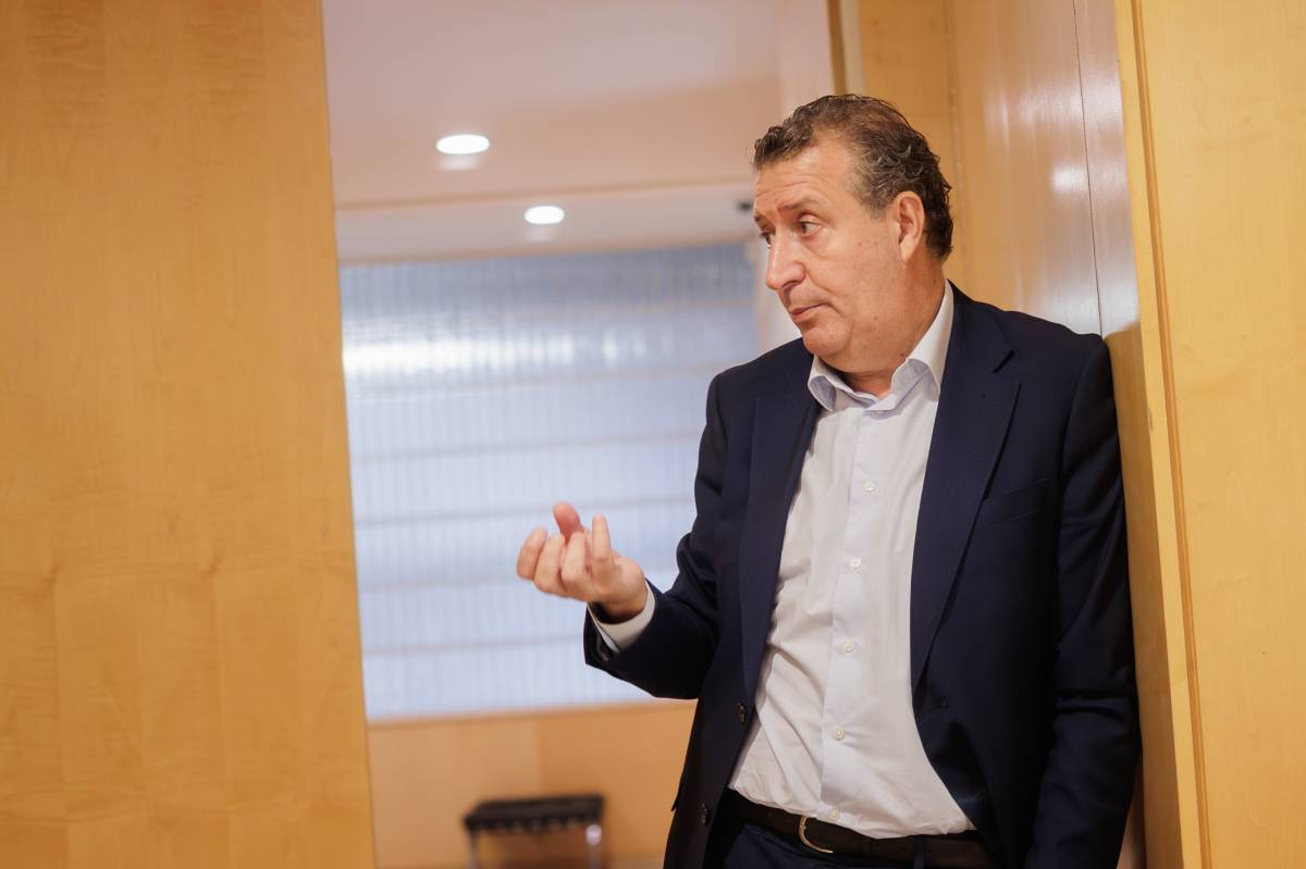 Javier Fernández, sobre el reto de recuperar Sevilla para el PSOE: "Antonio Muñoz tiene las ideas claras; hay que 'seducir' a la gente en los barrios"