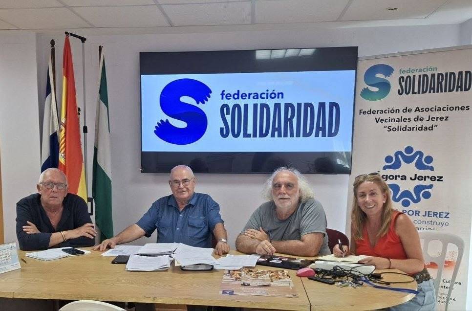 Ganemos y los vecinos piden un 'Turno Ciudadano' en los plenos: la tasa de basura y la limpieza, principales quejas