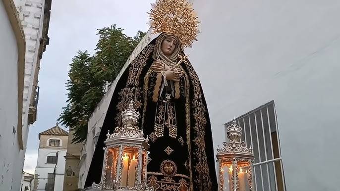 Las Tres Caídas de Jerez lleva su rosario vespertino a las calles de San Lucas
