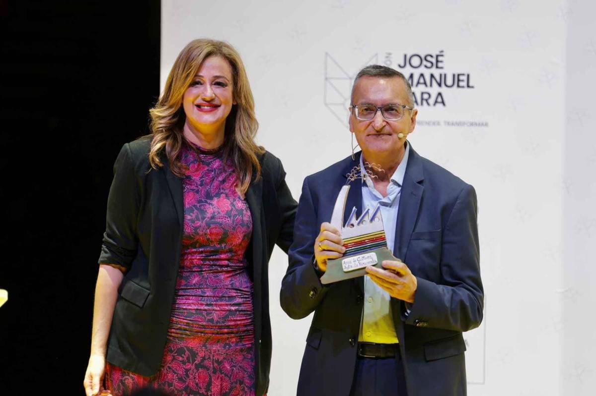 La vida en los extremos de un 'Griezmann' de las letras: de recibir un prestigioso premio a la sesión de quimioterapia