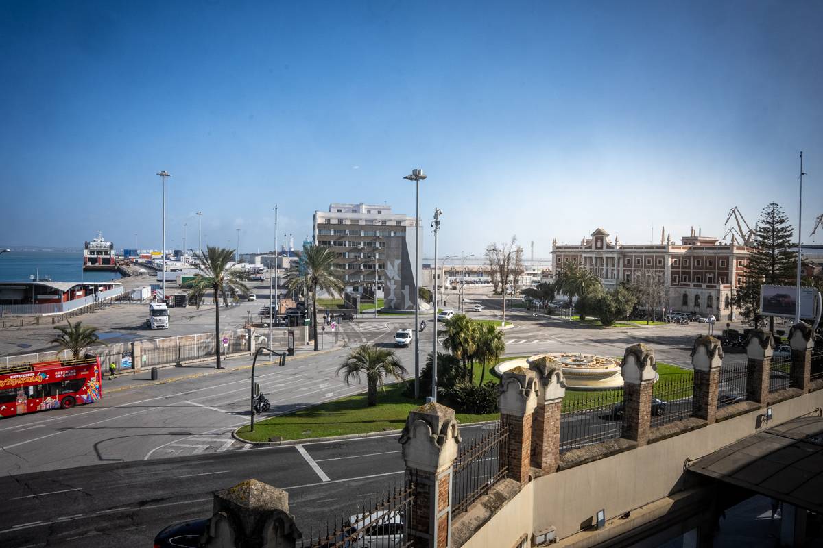 Plaza Sevilla Cadiz - José María Reyna Plaza Sevilla Cadiz