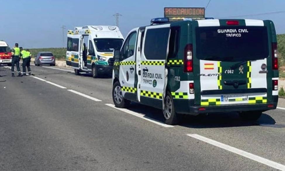Un muerto y un herido en un accidente entre un camión, un coche y una moto en Algodonales