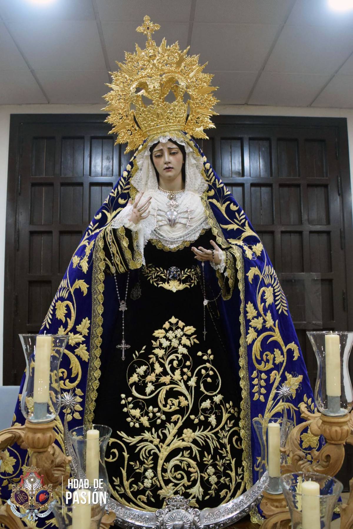 Angustia de María ataviada para presidir el rosario vespertino en la jornada del sábado 19 de septiembre por las calles de la feligresía de la Hermandad de Pasión