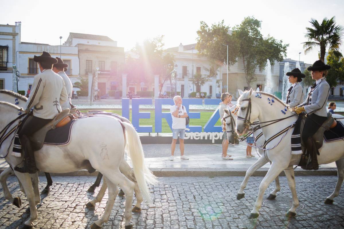 La elegante gran parada hípica por el día del caballo toma el centro de Jerez: la cita, en imágenes