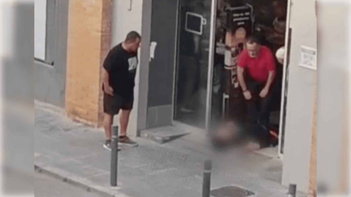 Junto a un supermercado y a plena luz del día: en estado crítico un joven de 20 años tras recibir dos tiros en Málaga