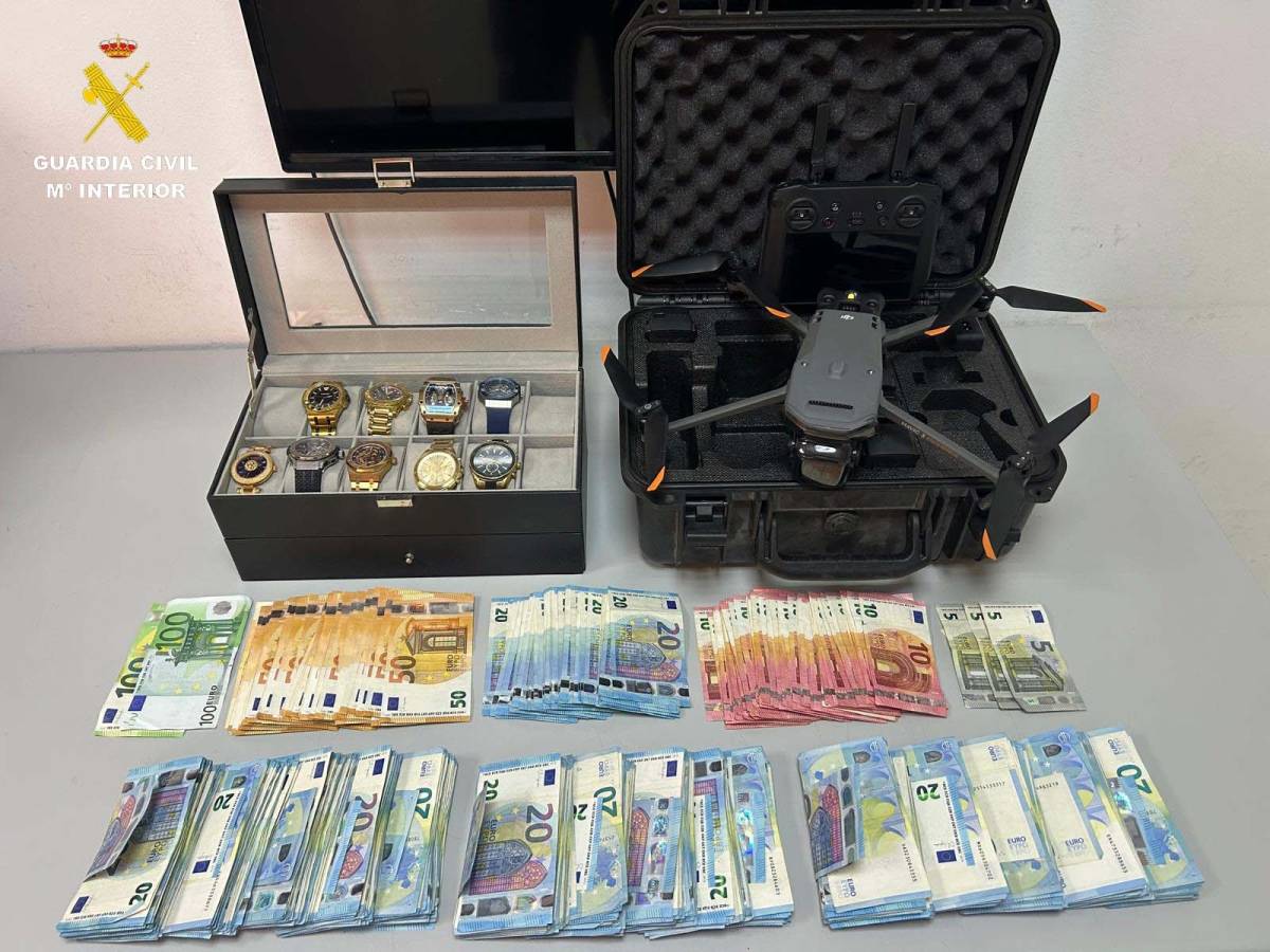 Los 20.000 euros 'sospechosos' escondidos en diferentes puntos dos viviendas de Carmona y Mairena del Alcor: nuevo golpe de Guardia Civil