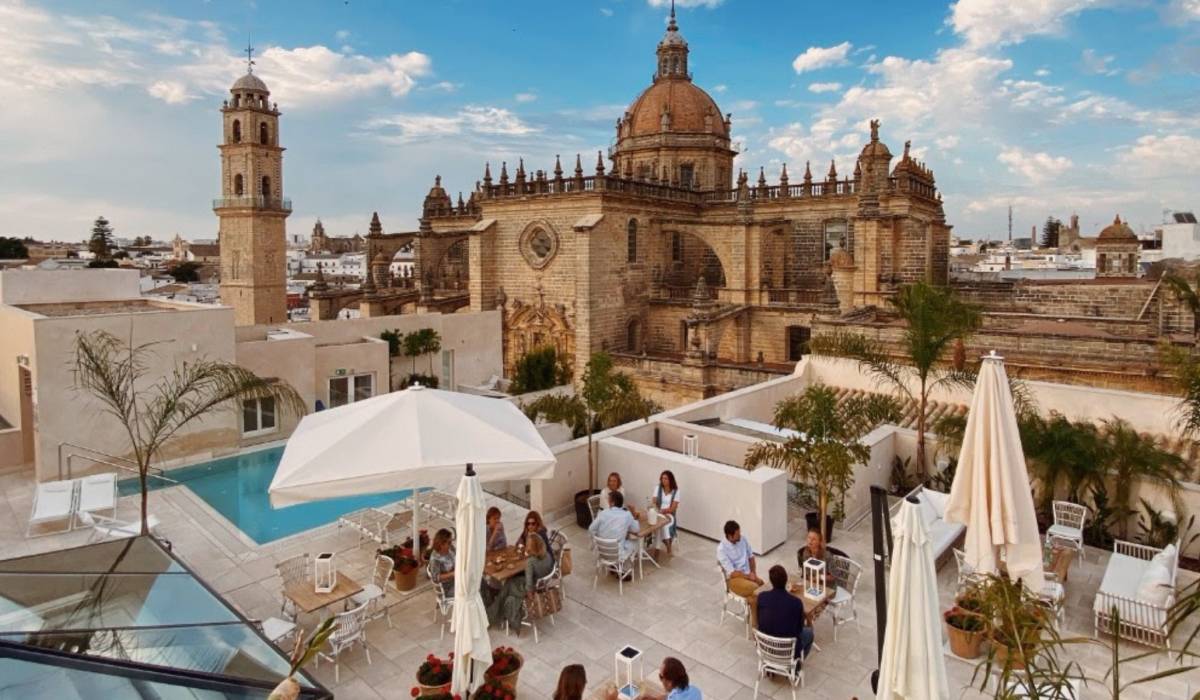 El Hotel Bodega Tío Pepe y el restaurante Pedro Nolasco reciben dos premios internacionales