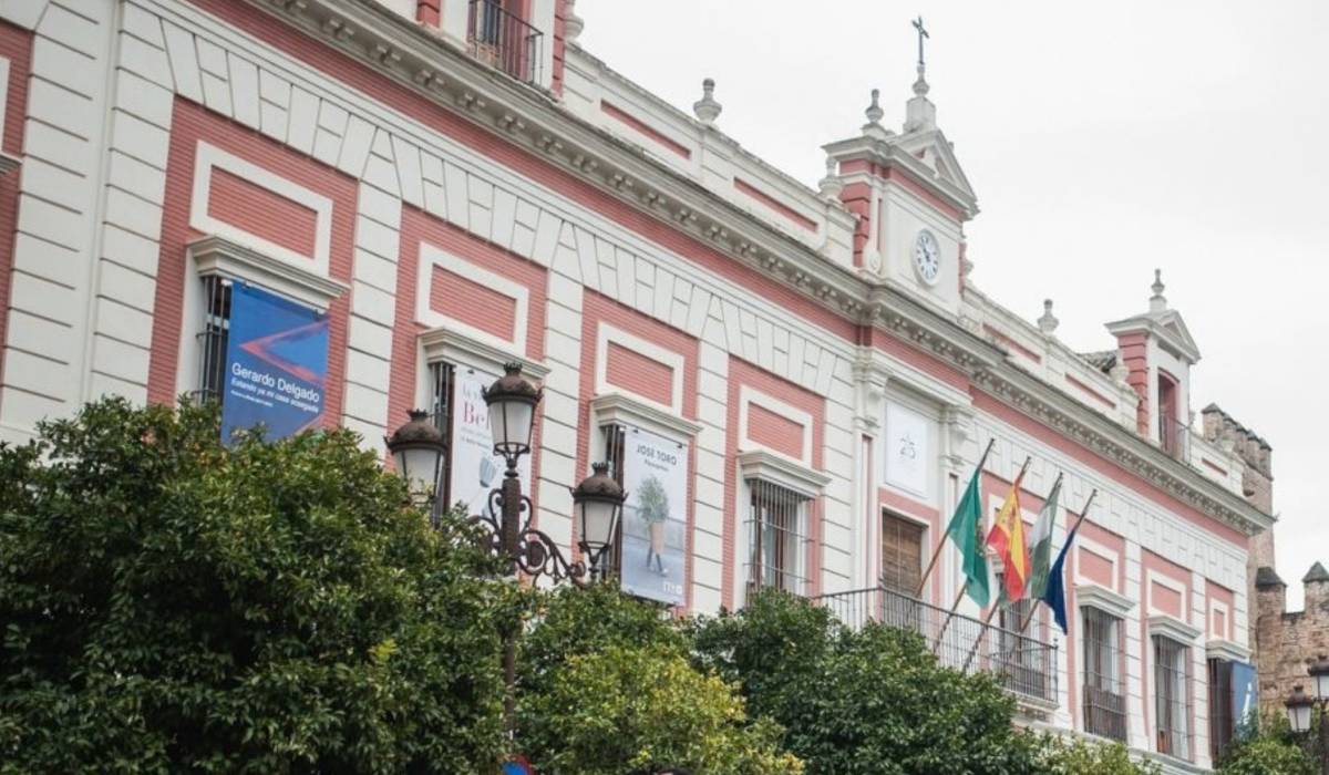 La Diputación de Sevilla niega haber participado participado en la gala junto a la Giralda: 