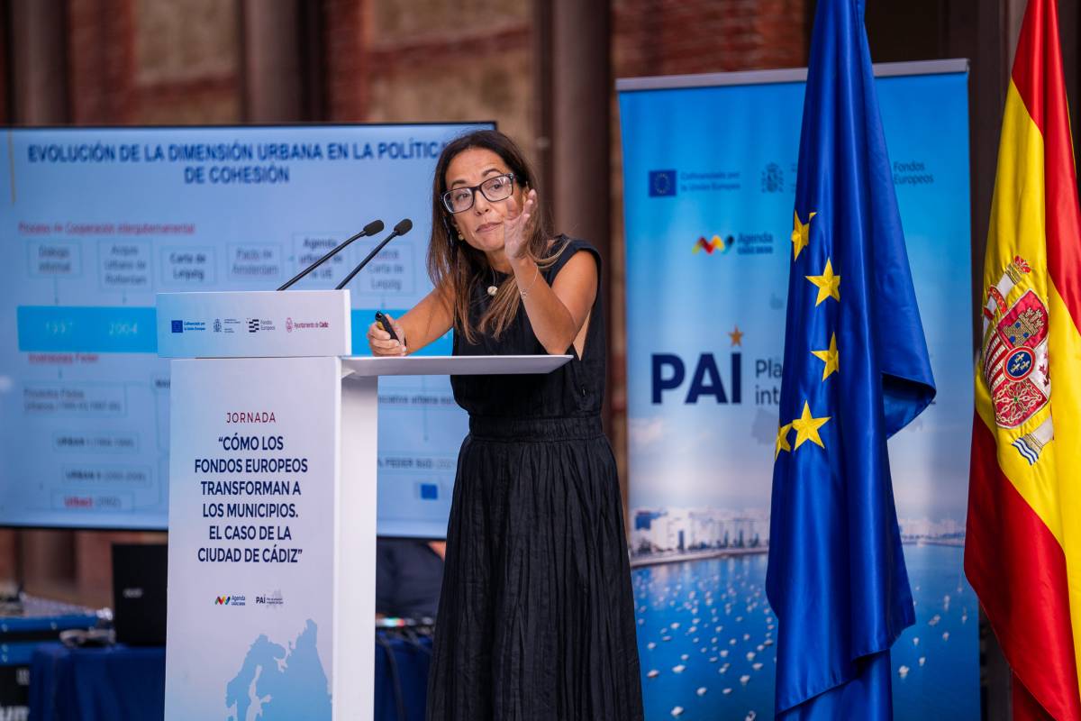 Valentina Corsetti representante de la dirección general de políticas regional y urbana de la comisión Europea. - José María Reyna Valentina Corsetti representante de la dirección general de políticas regional y urbana de la comisión Europea.