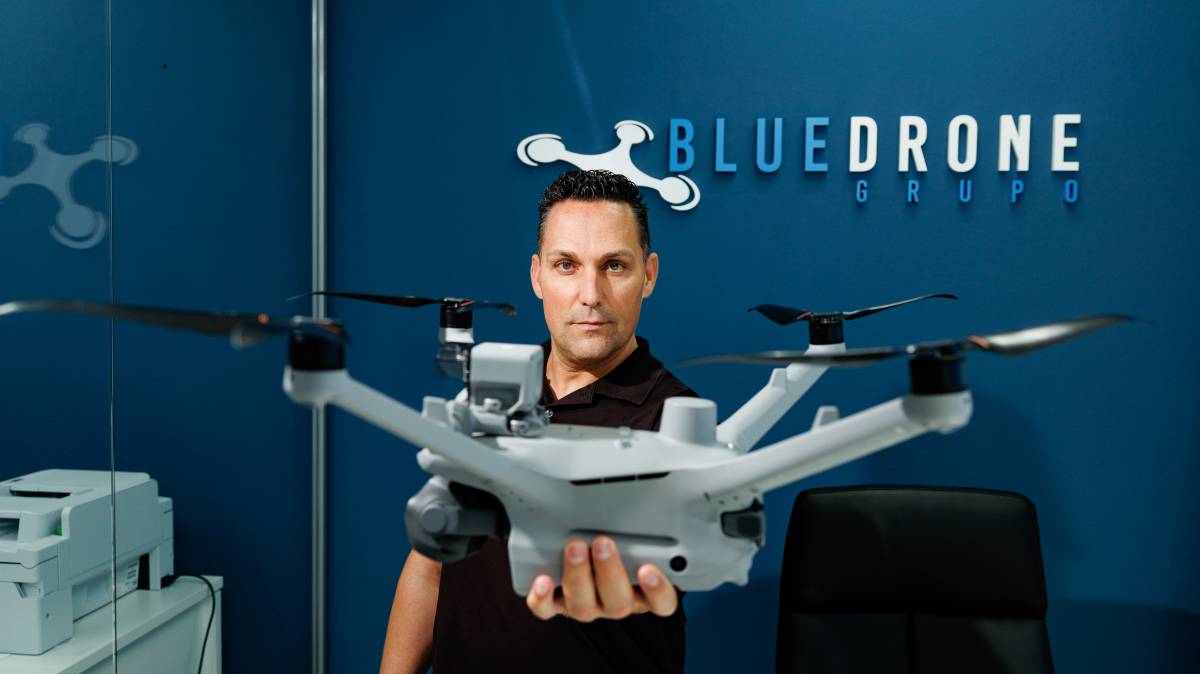 La empresa gaditana que surgió frente a un volcán y ya forma a 3.000 pilotos de drones: 