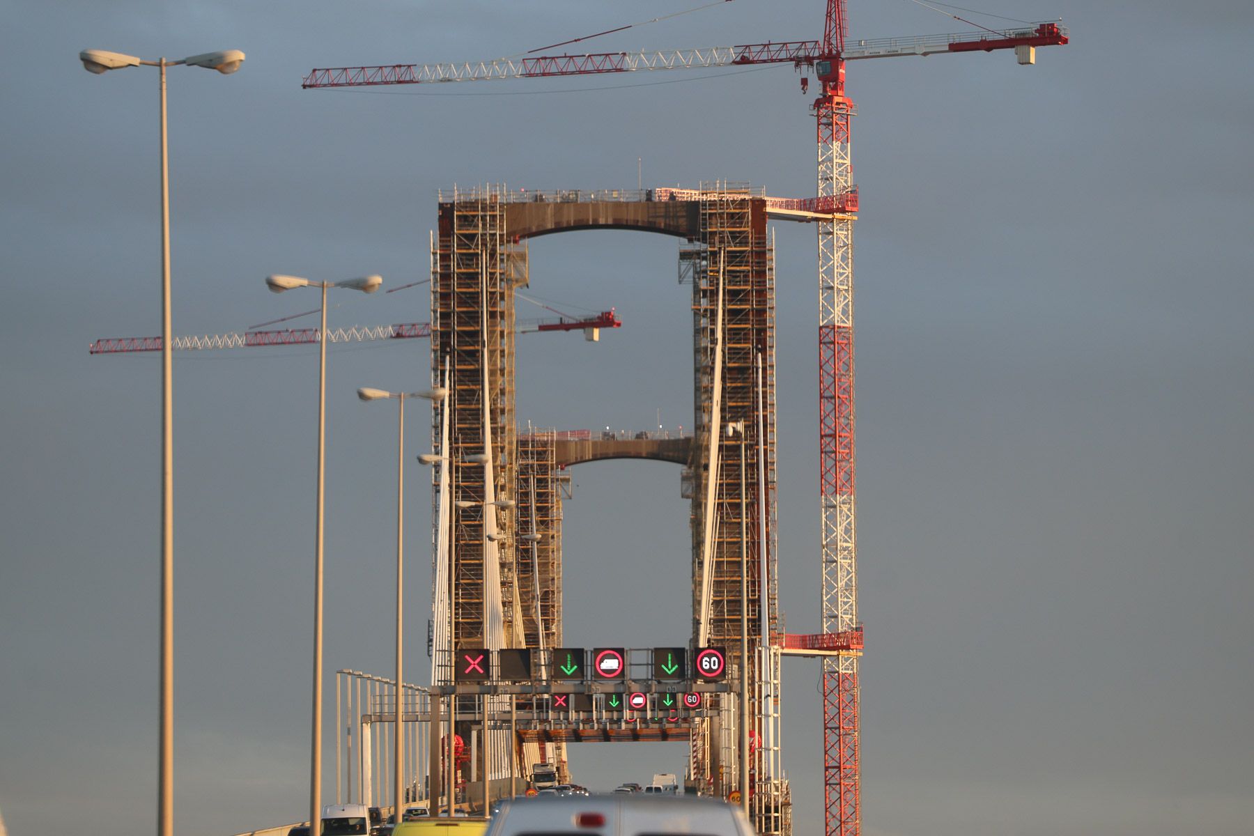 El puente del Quinto Centenario en Sevilla. - JUAN CARLOS TORO