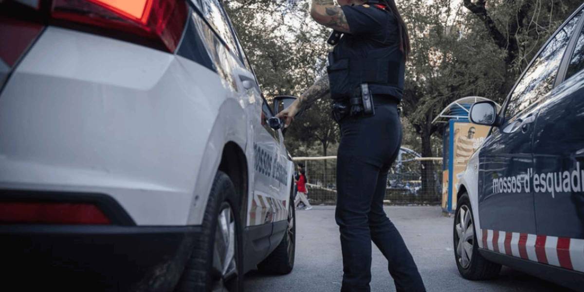 El macabro hallazgo en una vivienda: llevaba dos años muerto y su mujer y su hija convivían con el cadáver