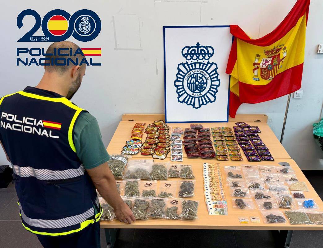 Un cartel para engañar a la Policía: el truco de un local de la Alameda de Sevilla para vender marihuana sin ser descubiertos
