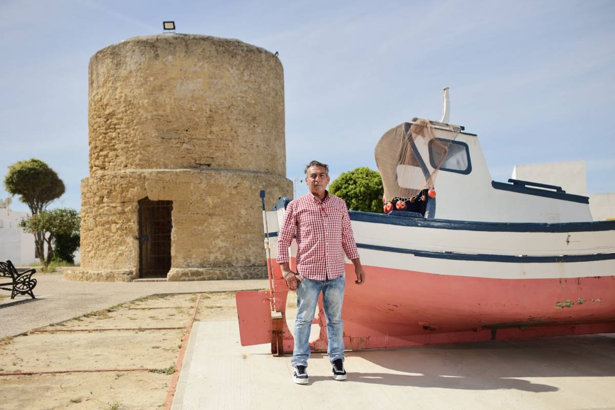 Tensión en el barrio de los Pescadores de Conil: el presidente vecinal denuncia amenazas e insultos y busca abogado