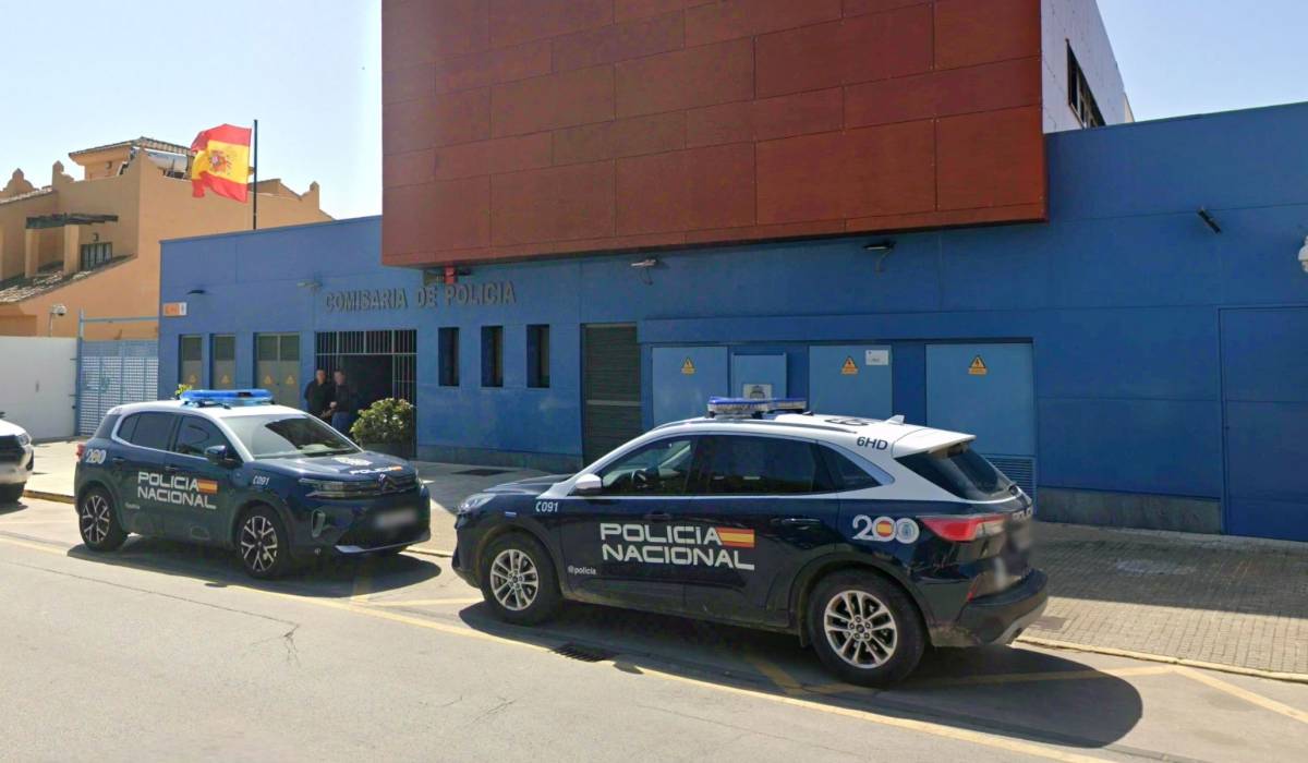 Dos falsos vigilantes de seguridad de una discoteca de Costa Ballena agreden a un joven y acaban detenidos: llevaban hasta sprays de defensa