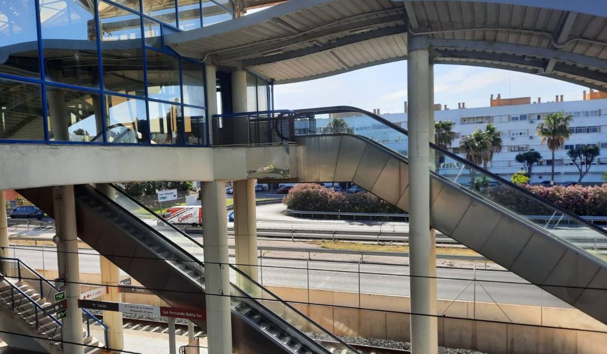 Transportes invertirá 6,3 millones en los Cercanías de Cádiz para mejorar las estaciones de Bahía Sur, Cortadura y Estadio