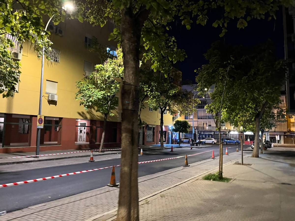 Una de las calles precintadas por los trabajos. - Una de las calles precintadas por los trabajos.