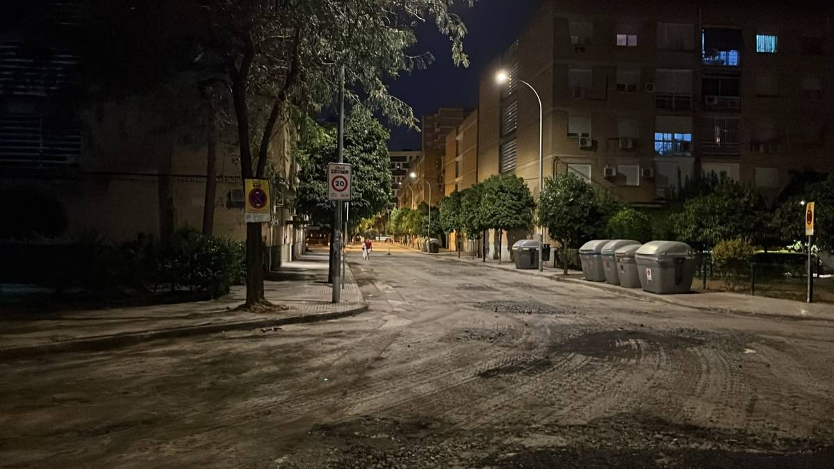 Muchos vecinos están teniendo que aparcar a media hora de sus viviendas. - Muchos vecinos están teniendo que aparcar a media hora de sus viviendas.