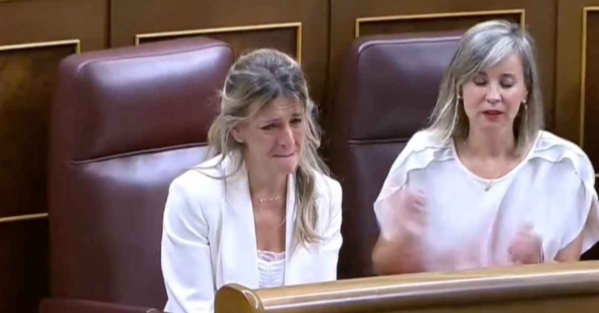 Yolanda Díaz, emocionada, tras las palabras de Pedro Sánchez. - 