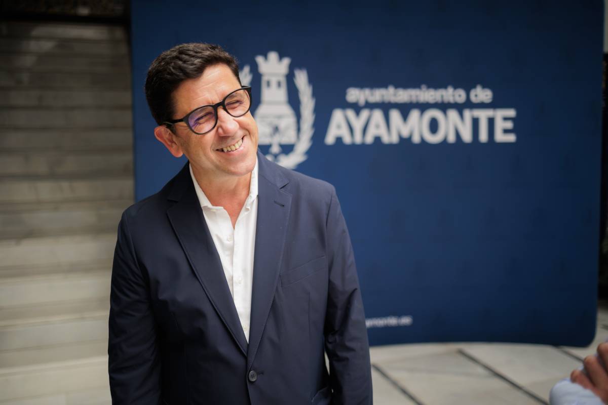 ALBERTO FERNANDEZ ALCALDE DE AYAMONTE - MANU GARCÍA ALBERTO FERNANDEZ ALCALDE DE AYAMONTE