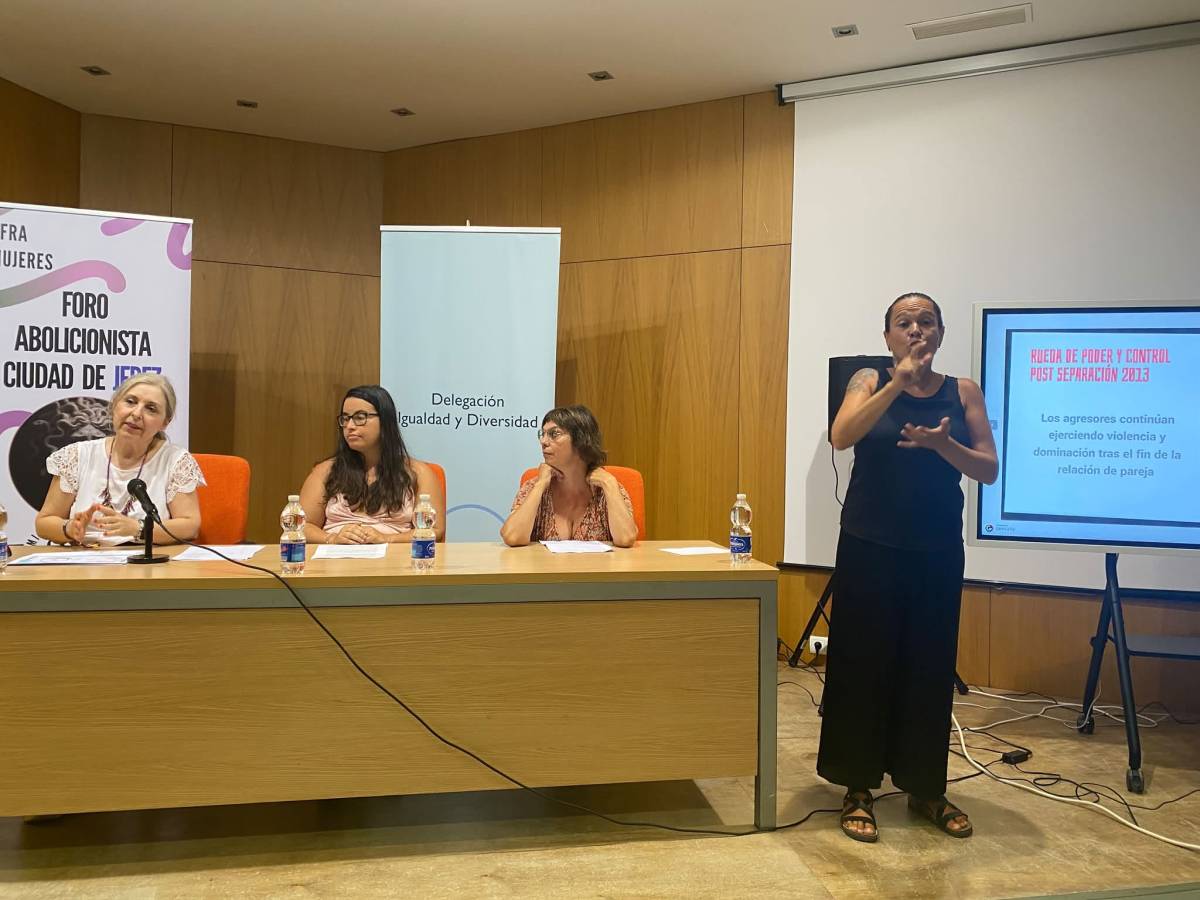 Una de las mesas del II Foro Abolicionista de Jerez. - Una de las mesas del II Foro Abolicionista de Jerez.