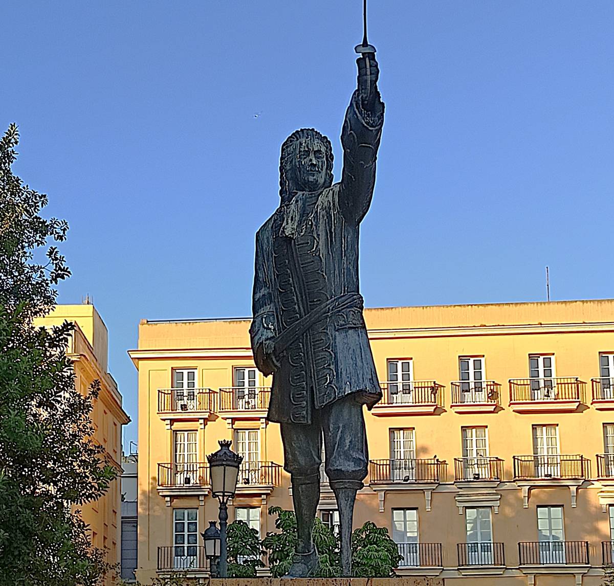Escultura de Blas de Lezo, vista frontal. - Escultura de Blas de Lezo, vista frontal.