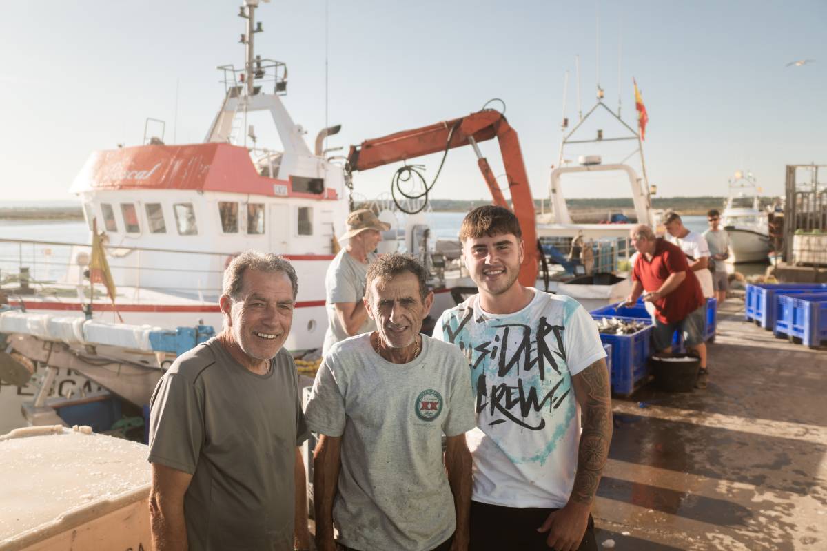 PESCA CABALLA PUERTO PESQUERO ISLA CRISTINA HUELVA - MANU GARCÍA PESCA CABALLA PUERTO PESQUERO ISLA CRISTINA HUELVA