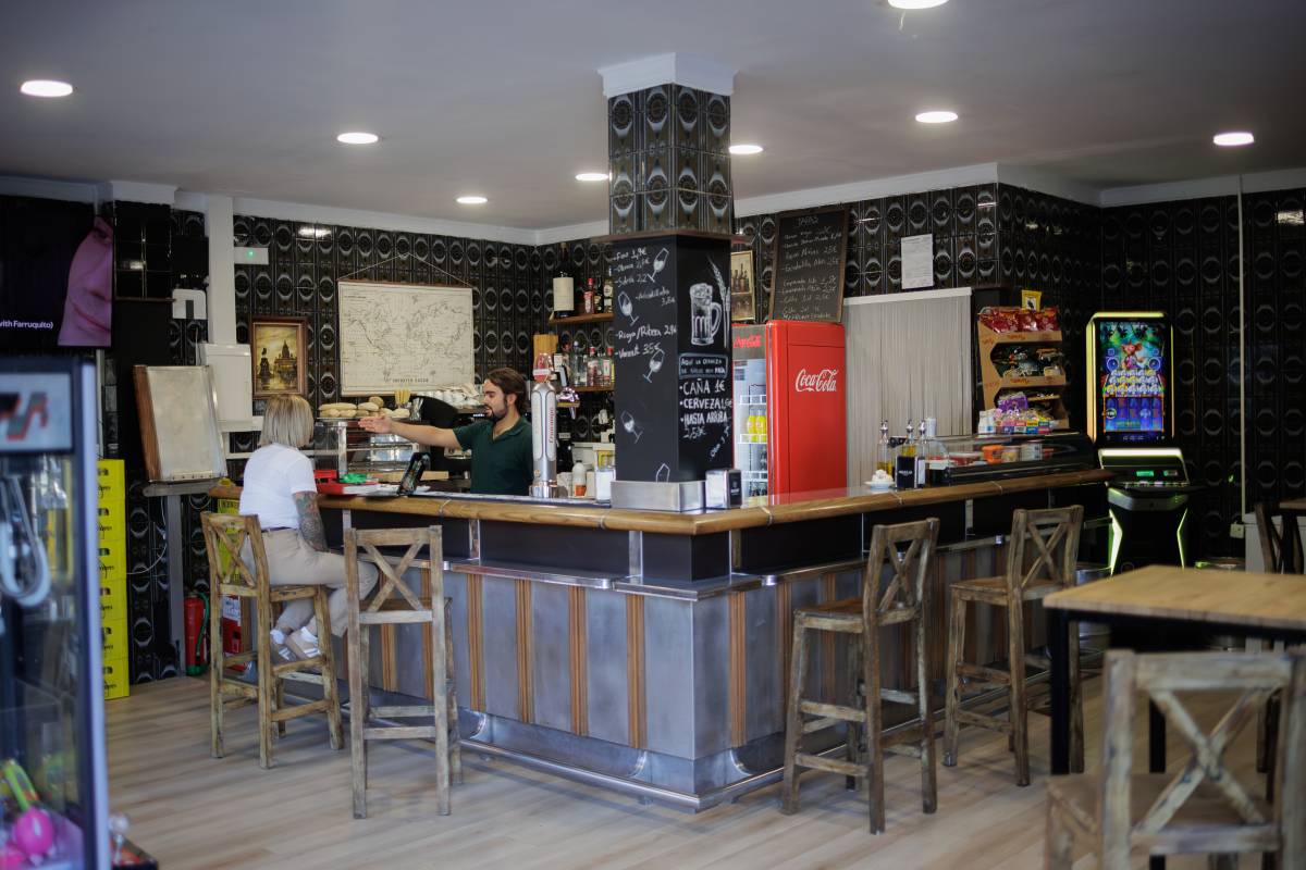 BAR MANHATTAN JOSE SANTIAGO