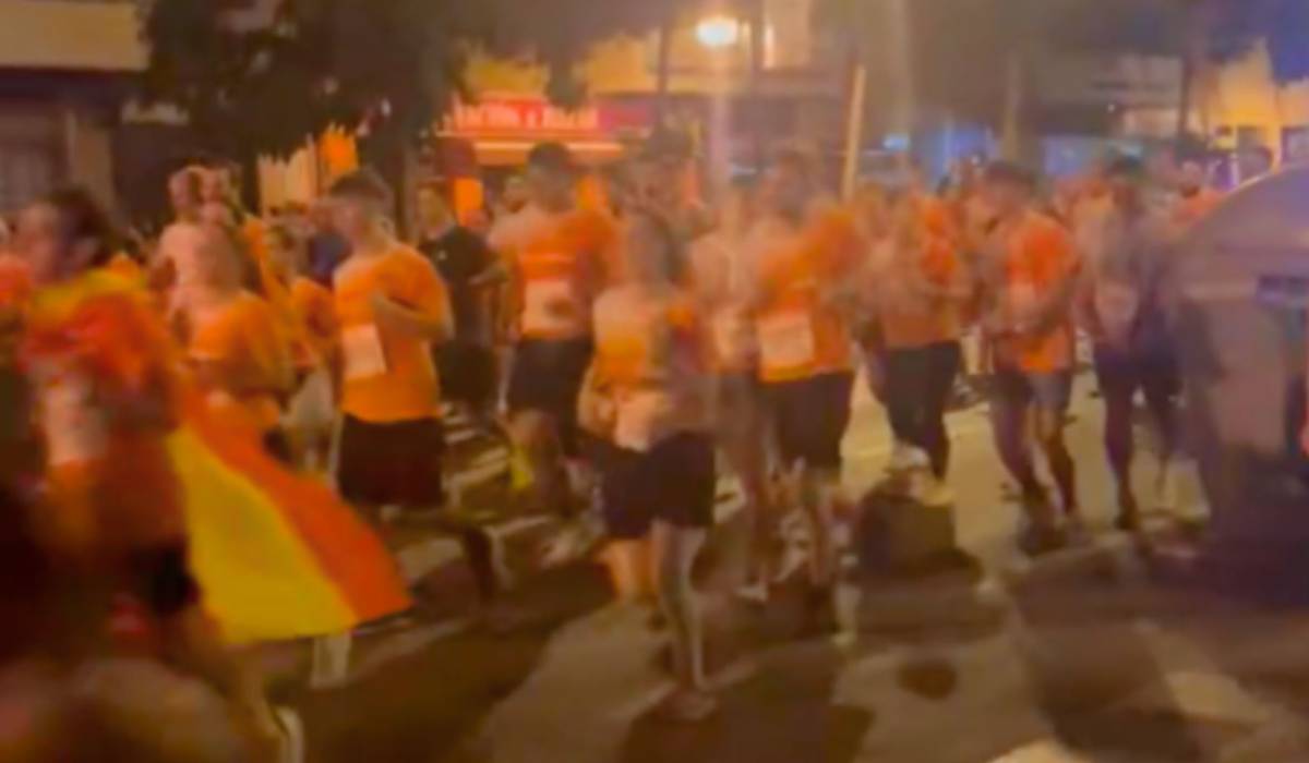 VÍDEO | Cánticos en la Carrera Nocturna de Sevilla de "Pedro Sánchez, hijo de..."