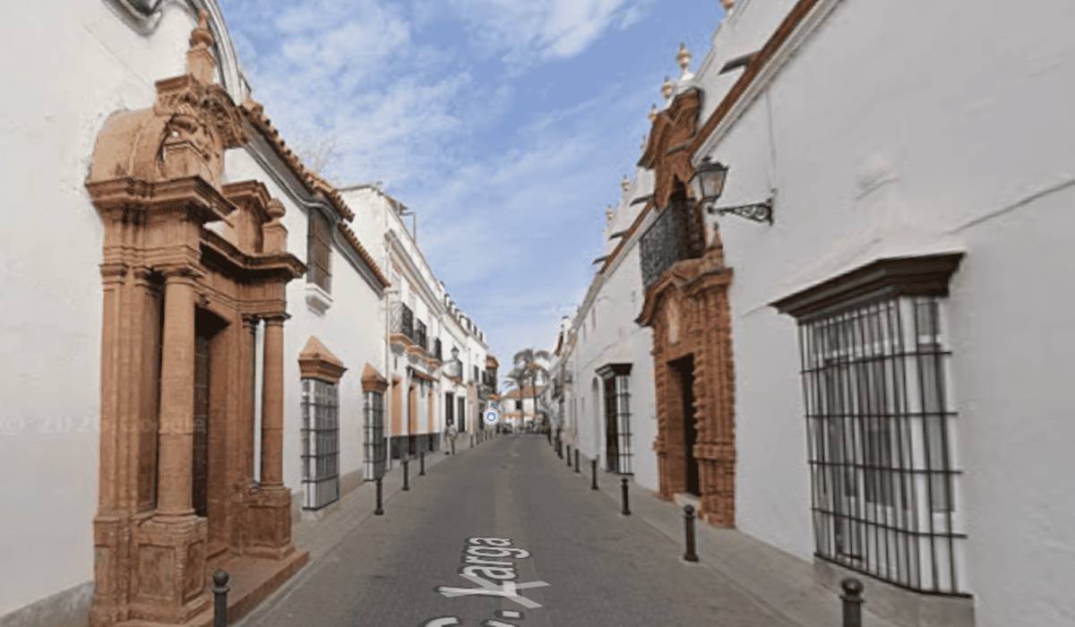 Un hombre mata presuntamente a su pareja en La Campana de Sevilla: atrincherado desde hace 14 horas en su casa