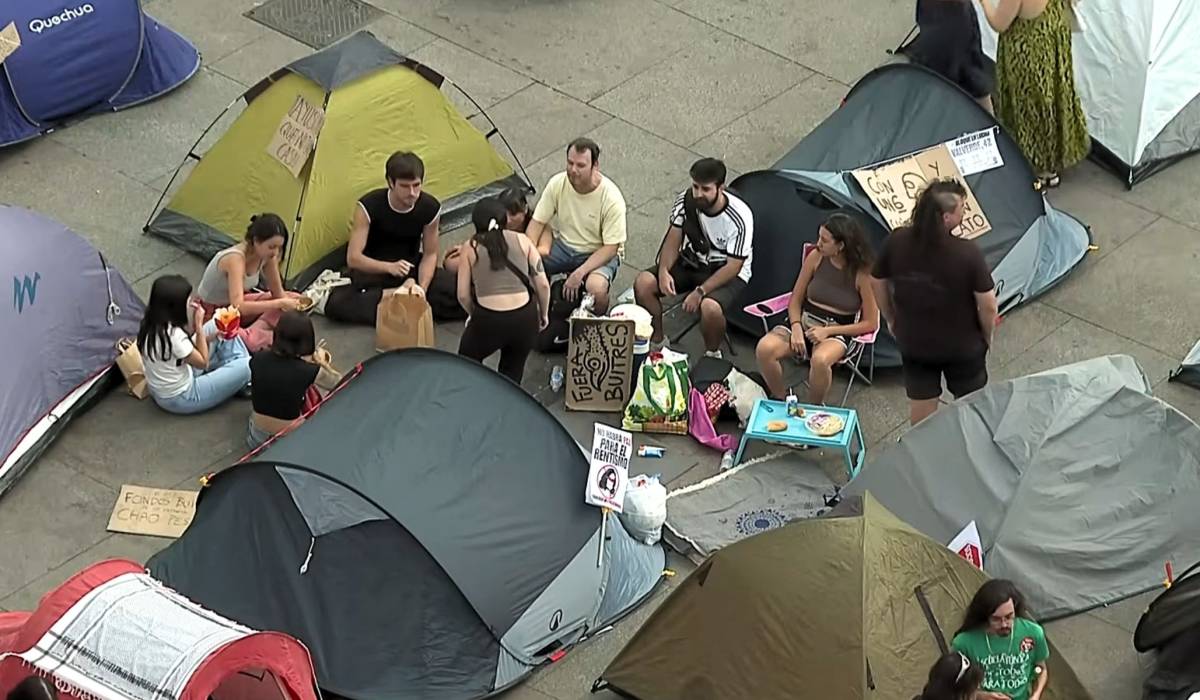 La acampada aguanta en Puerta del Sol y puede ser un 15-M de vivienda para Sánchez: 