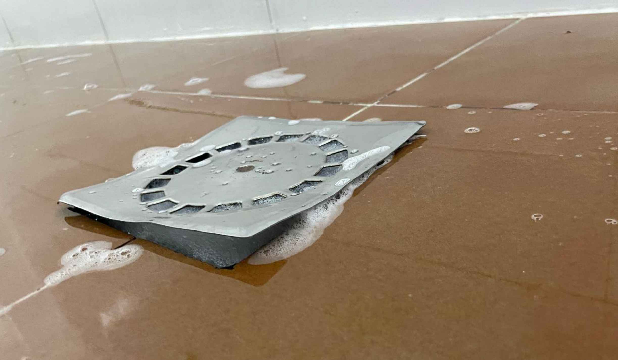 Un niño de Jerez, operado de urgencia tras cortarse en un pabellón de Cádiz: 