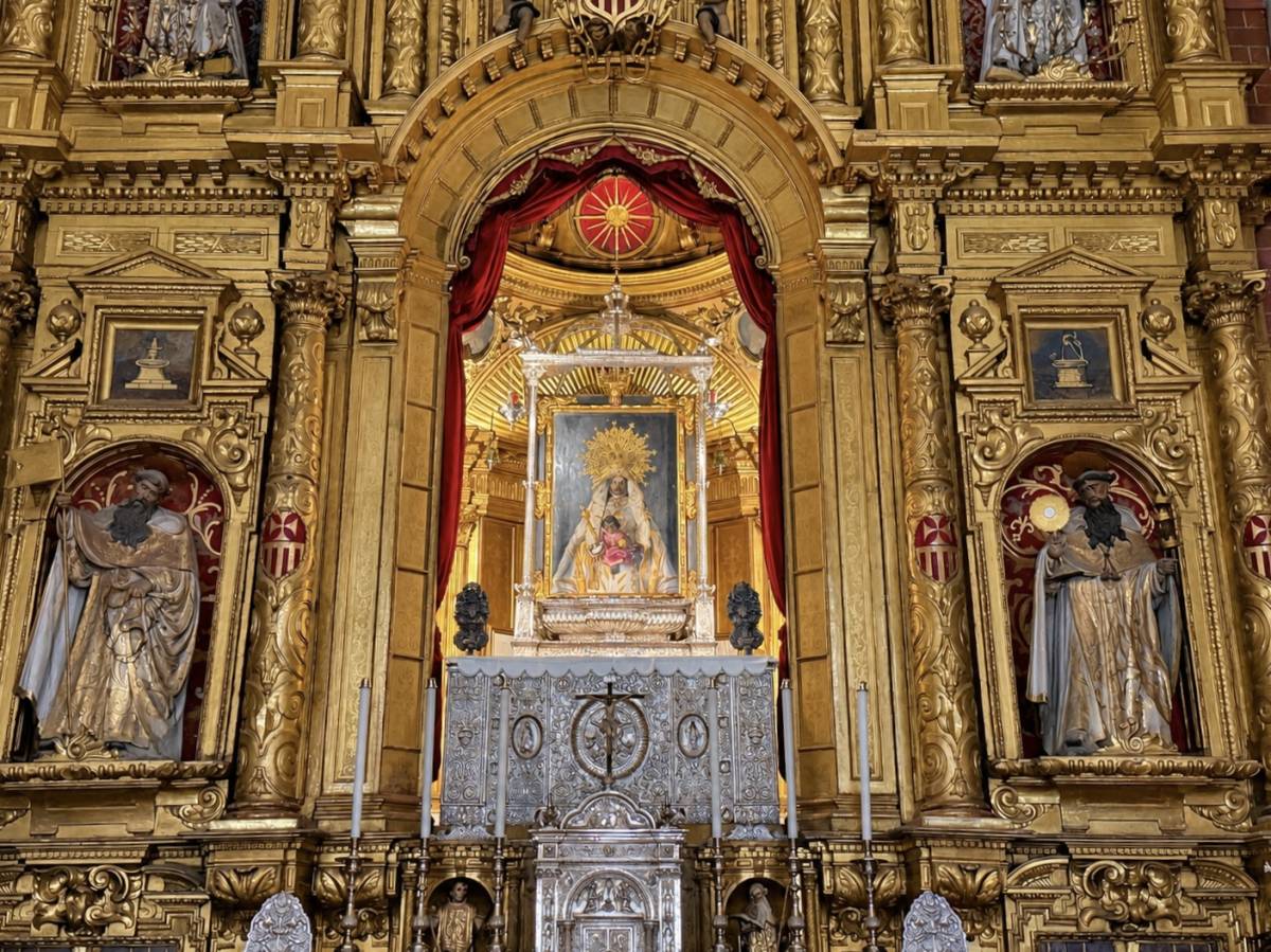 La basílica de la Merced amanece sin la Patrona de Jerez: 