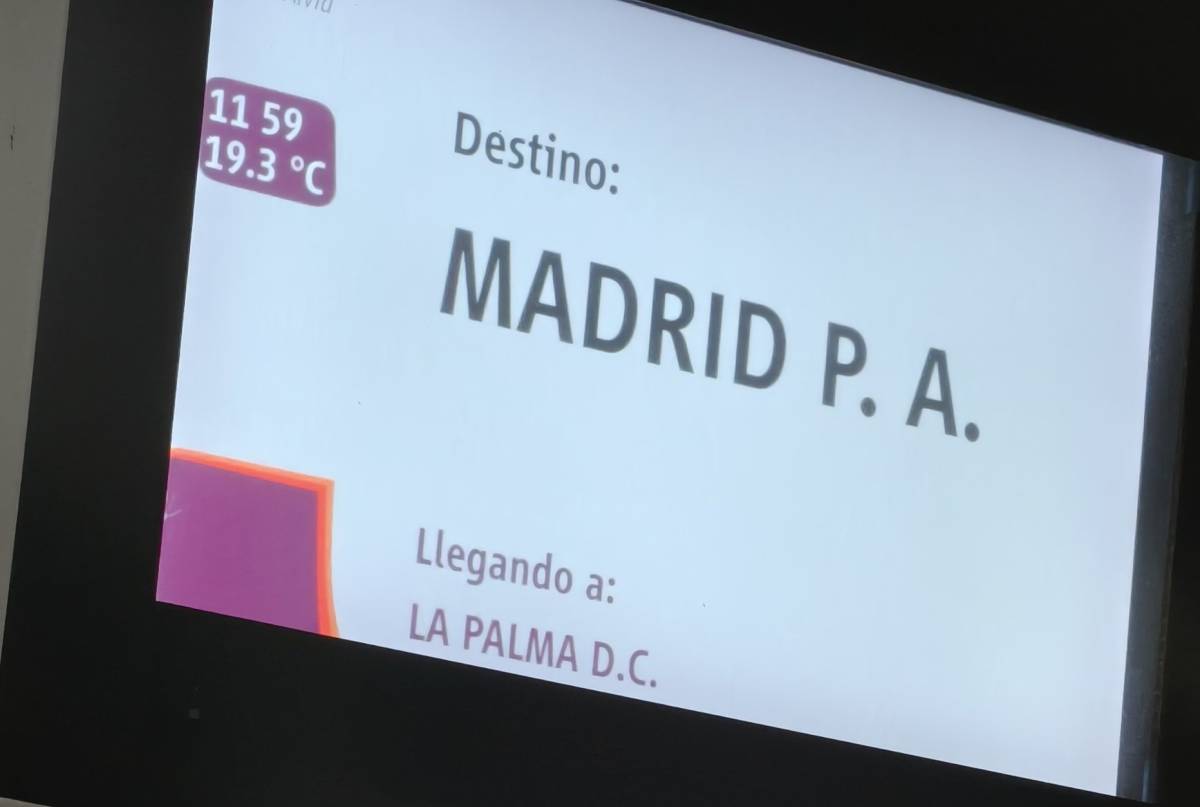Un tren entre Huelva y Madrid anuncia la llegada a La Palma del Condado mientras está parado en Toledo: 