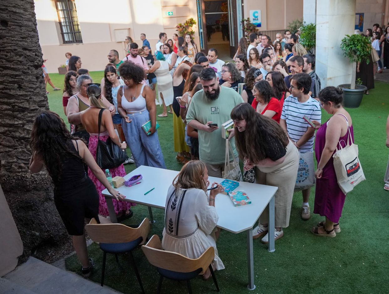 La cuadragésima edición de la Feria del Libro de Cádiz supera los 18.000 visitantes