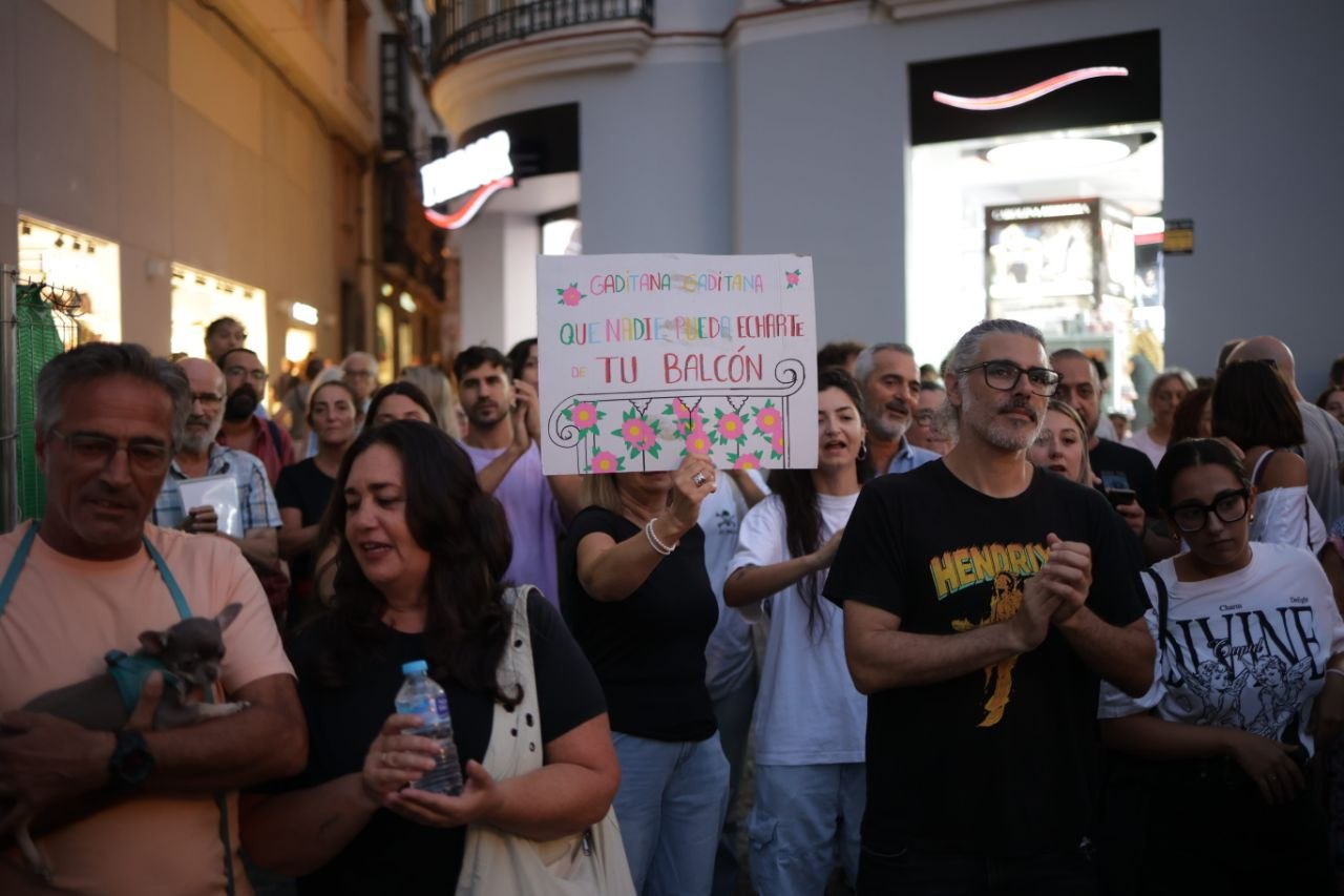 Uno de los carteles que estaban presentes en la reivindicación. - Manu García Uno de los carteles que estaban presentes en la reivindicación.