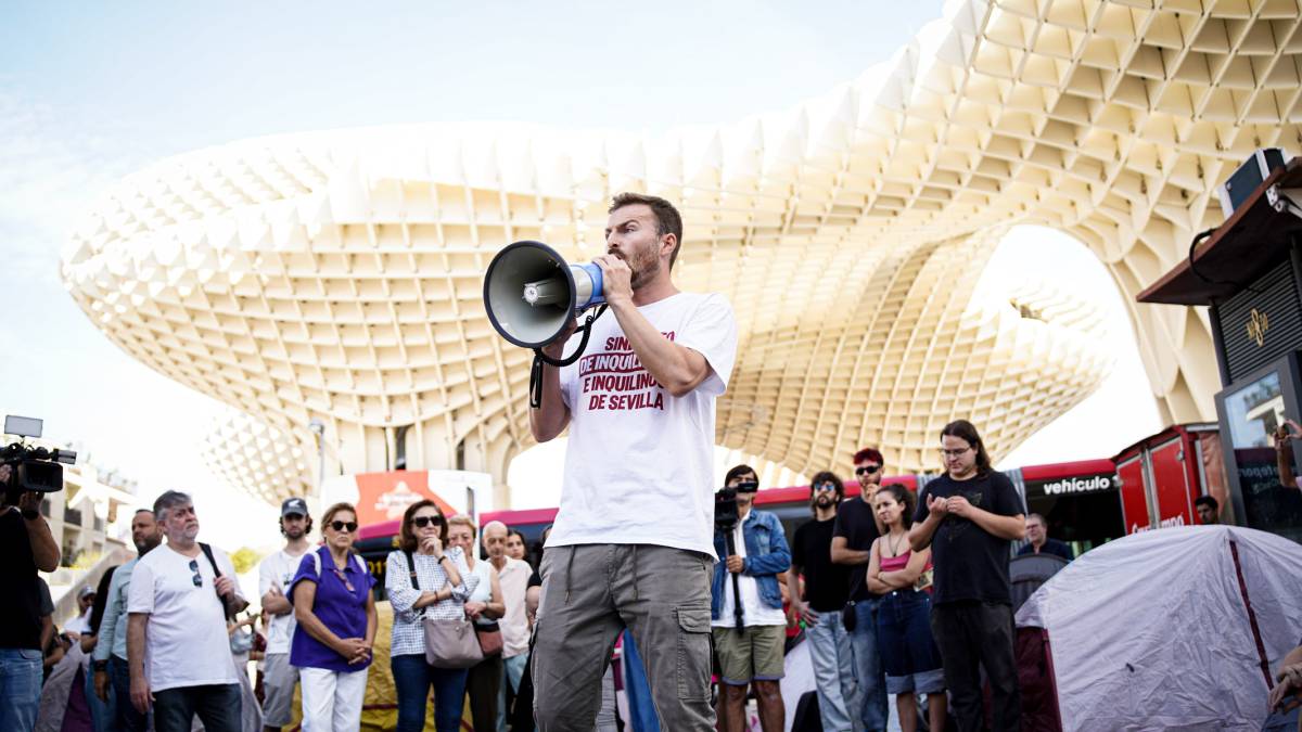 En el corazón de la acampada de Sevilla tras la primera noche: 