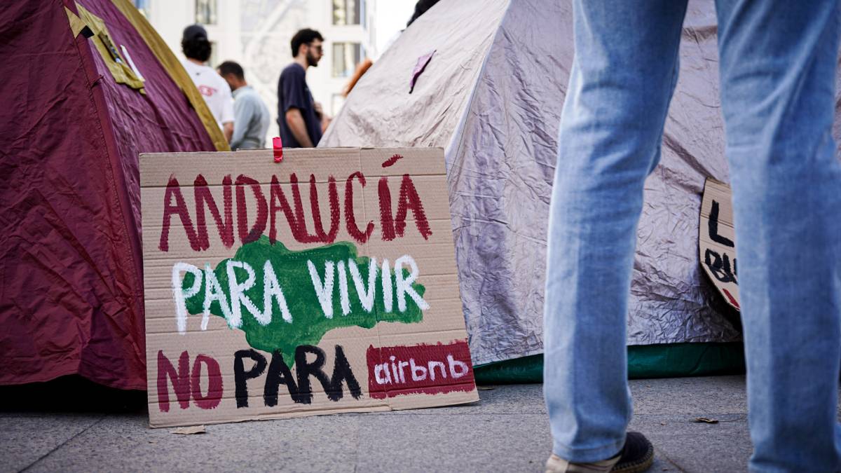 Acampada manifestación por la vivienda digna en las Setas de la Encarnación, Sevilla