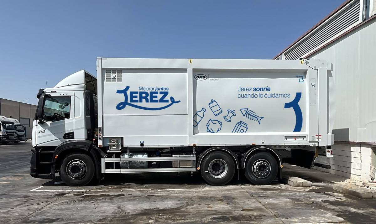 Así son los nuevos camiones de basura de Jerez: seis incorporaciones, más otros cuatro de enseres y dos de inspección y mantenimiento
