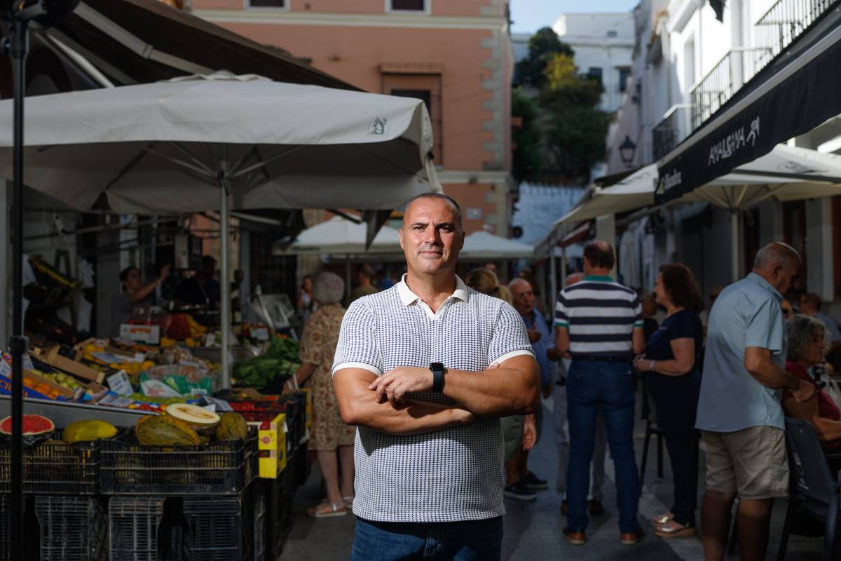 Miguel Ángel Pérez: presidente de los hosteleros, Comercio , plaza , Sanlúcar de Barrameda 