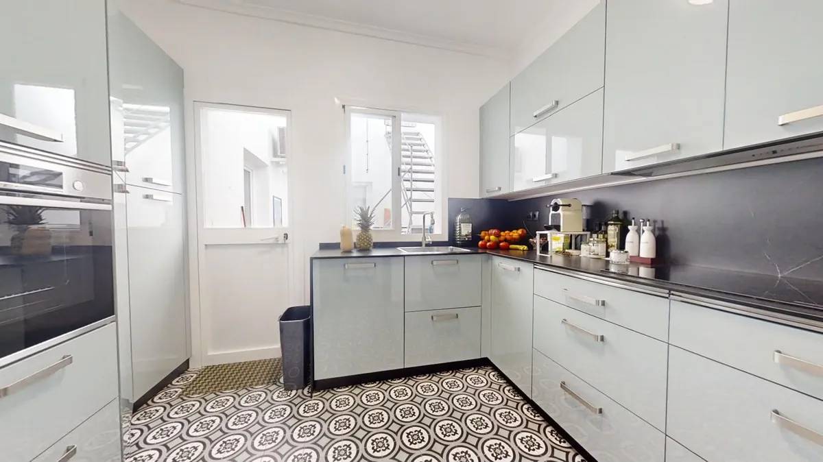 La cocina del piso del centro de Jerez que está en venta. - La cocina del piso del centro de Jerez que está en venta.